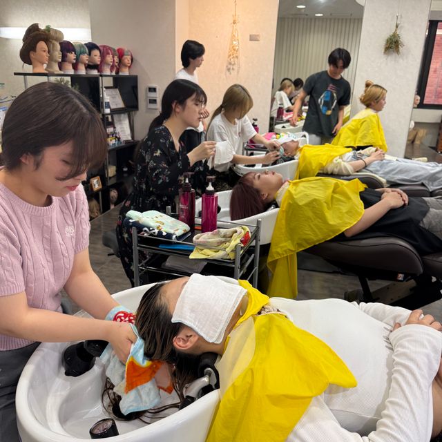 臼井美容専門学校 【今回はコレを体験】ボディージュエリー♪＆シャンプー★2