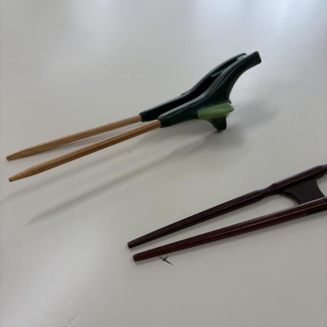 富山リハビリテーション医療福祉大学校 【作業療法科】１１/８（土）身近なアイテムで楽々自助具づくり2