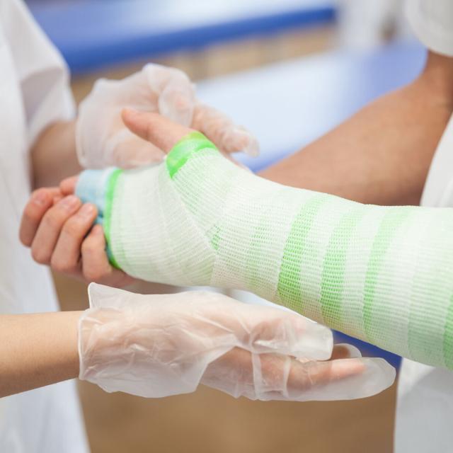 新潟柔整専門学校 簡易ギプス固定を体験しよう！★来校型オーキャン★1