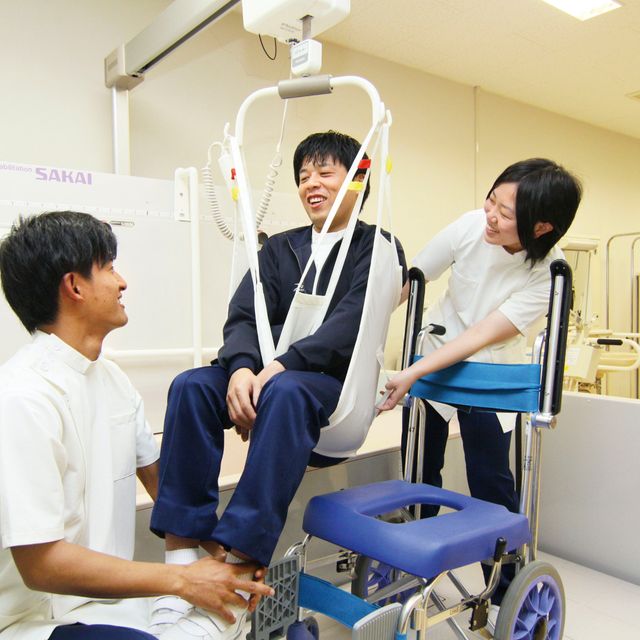 鹿児島第一医療リハビリ専門学校 【お仕事や部活で忙しい！】土曜日夜のオープンキャンパス2