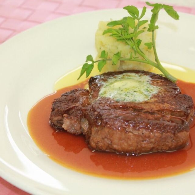 京都調理師専門学校 【牛肉のステーキ マデラソース】フレンチ実習＆和食デモ★1
