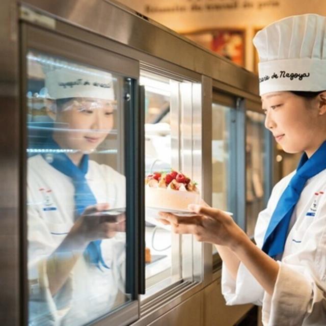 名古屋製菓専門学校 『苺たっぷりショート』名古屋製菓／洋菓子技術マスター科4