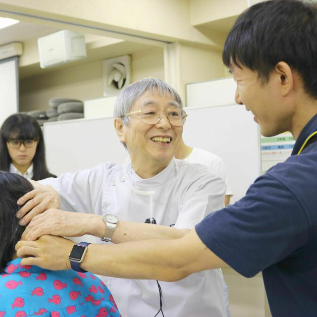 東洋鍼灸専門学校 プロフェッショナルの診断と施術を体験しよう！2