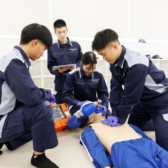 姫路医療専門学校 【救急救命士科】心肺蘇生法をしてみよう1