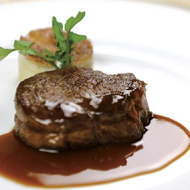 辻調理師専門学校 西洋料理 ☆「牛フィレ肉のステーキ」「デザート」1