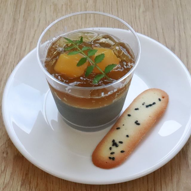 京都製菓製パン技術専門学校 【洋菓子】黒ゴマのブランマンジェをつくろう♪1