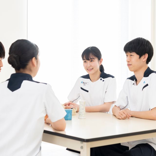 富山リハビリテーション医療福祉大学校 【作業療法科】９/１２（土）心理カウンセリング× 作業療法1