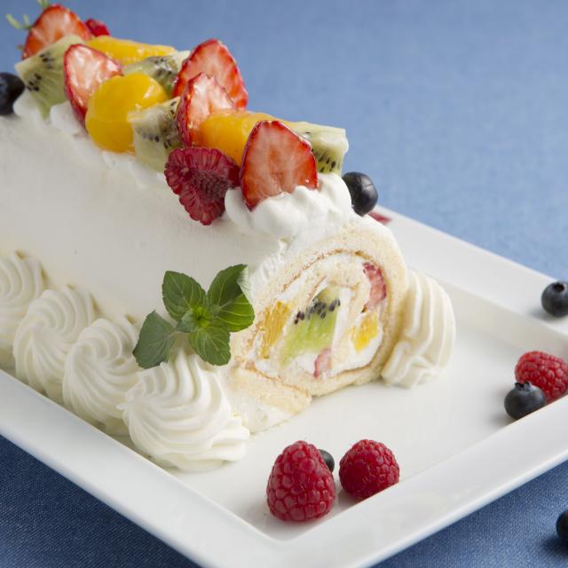 赤堀製菓専門学校 夏のプレミアムフルーツロールケーキ1