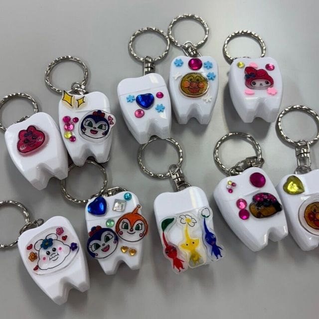 東海こども専門学校 東海歯科衛生士専門学校コラボ！デコフロス作り1