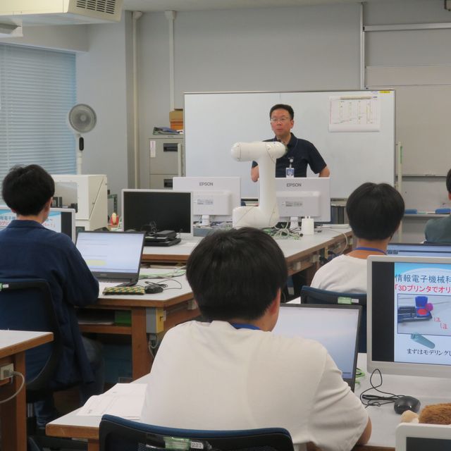 エプソン情報科学専門学校 ３次元プリンタでオリジナルのスタンパーを作ろう2
