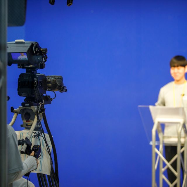 羽衣国際大学 テレビ局と同じスタジオで、未来のクリエイター体験！2