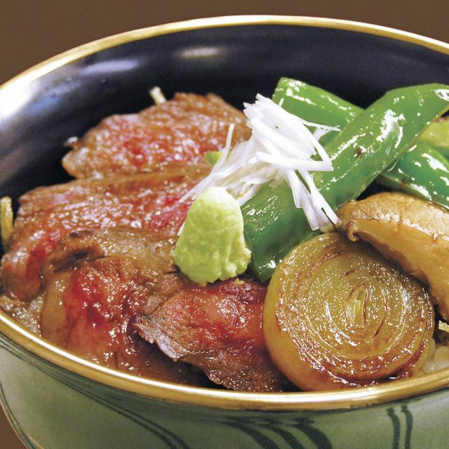 辻調理師専門学校 激ウマ☆大人気メニュー「牛ステーキ丼」1