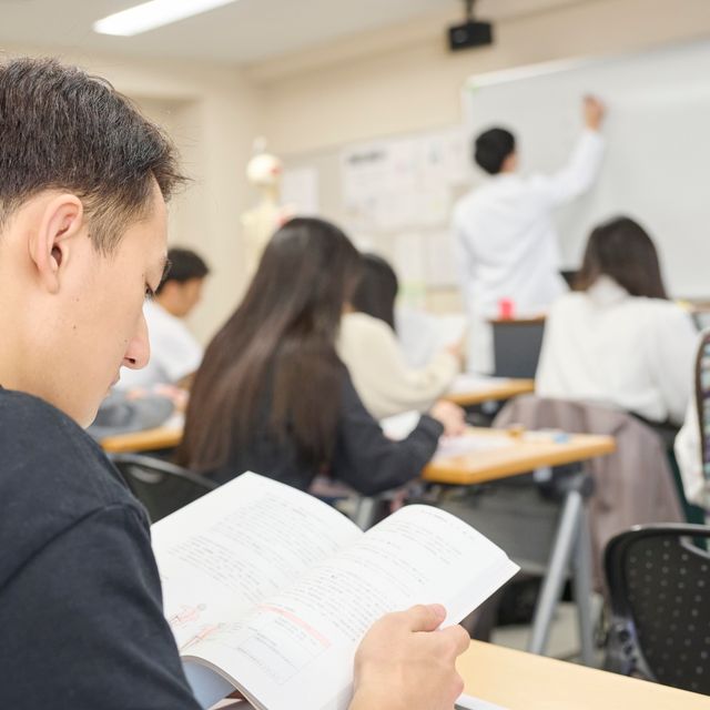 新宿医療専門学校 スクラブ着用！接骨院の先生体験！1