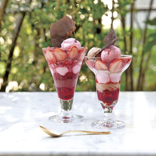 専門学校　福岡ビジョナリーアーツ 【フード】いちごパフェ1