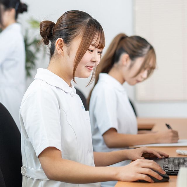 新潟こども医療専門学校 ◆高１･２対象医療分野◆お医者さんに代わってカルテ入力1