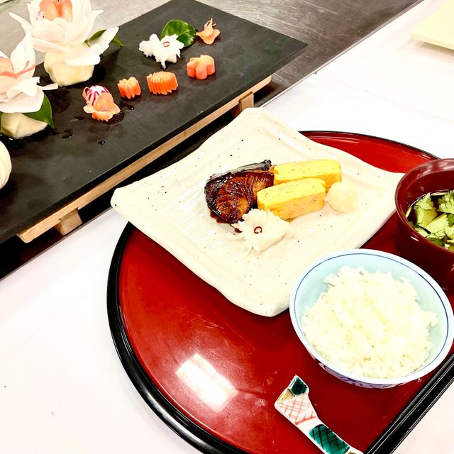 香川調理製菓専門学校 【調理】だし巻き玉子＆ブリ照り焼き1