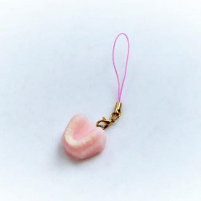 治療で使う材料で小物作り