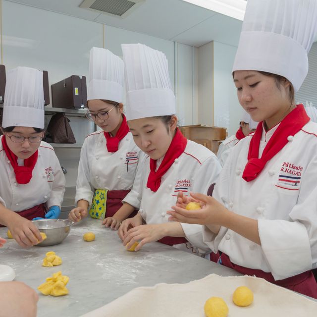 今村学園ライセンスアカデミー 学校見学会（パティシエ科）1