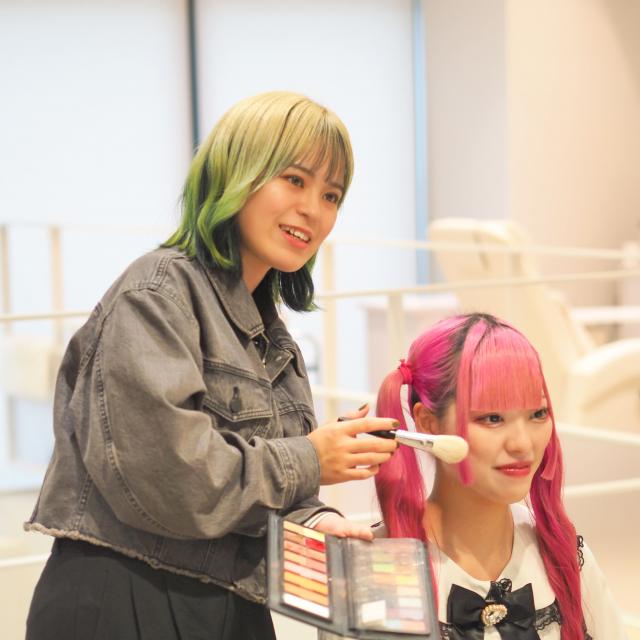 Ｍ．Ｄ．Ｆ．ＢＥＡＵＴＹ　ＣＯＬＬＥＧＥ 【12月13日/土曜日】メイク授業体験・おまけはコスメ作り1