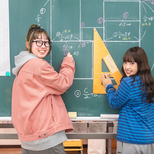 足利デザイン・ビューティ専門学校 ファッションデザイン科：Ｔシャツリメイク体験4