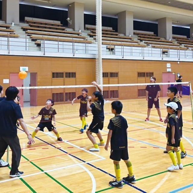 日本工学院八王子専門学校 【在校生との交流イベント】チャイルドスポーツのイベントを体験1