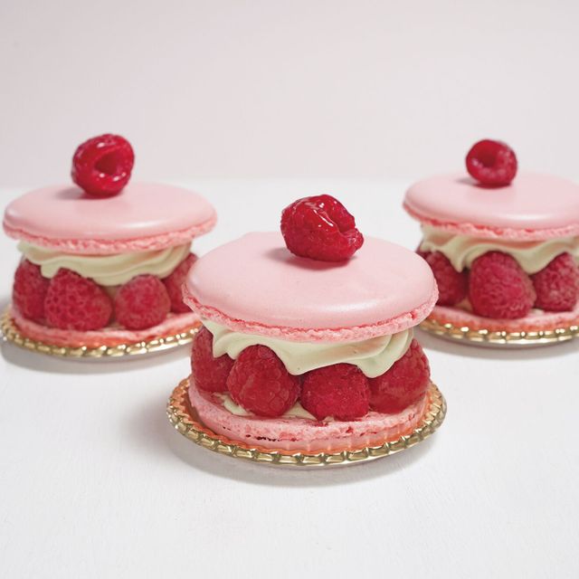 専門学校　福岡ビジョナリーアーツ 【フード】マカロンケーキ1