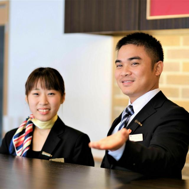 YIC情報ビジネス専門学校 【予約フォーム】かっこいいホテルマン♪(ホテルブライダル)1