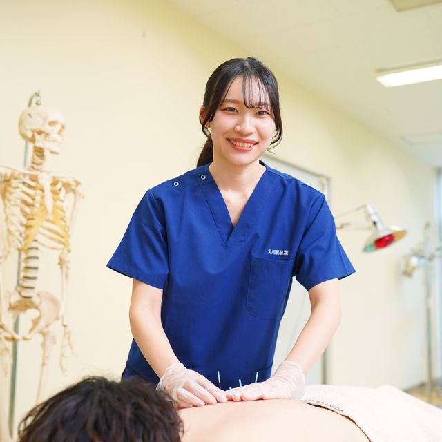 国際メディカル専門学校 【はり師・きゅう師】「はり」や「お灸」を使ってみよう1