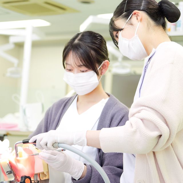 湘南歯科衛生士専門学校 【口元の美】美容歯科体験＆可愛い「透明歯」ストラップ作り！2