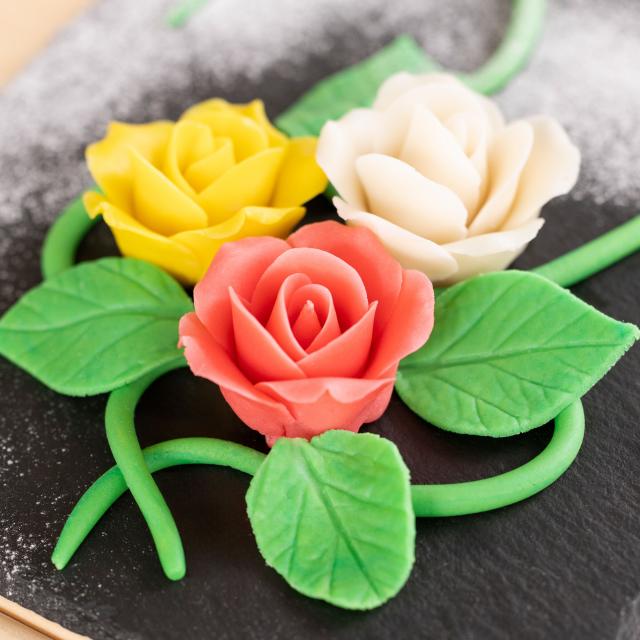 札幌観光ブライダル・製菓専門学校 【製菓学科】マジパン細工1