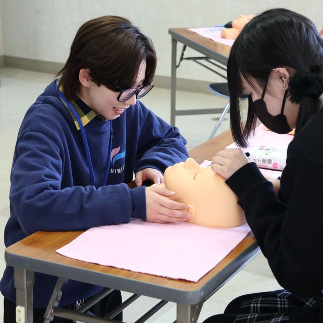 愛媛県美容専門学校 ☆カット体験orまつ毛エクステ体験☆3