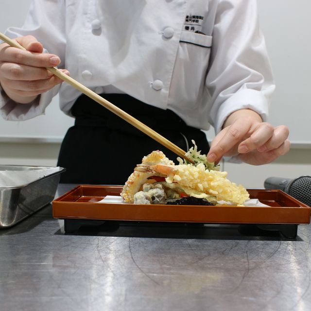 富山調理製菓専門学校 【調理技術科】５/２３（土）サックサクの「天麩羅」を揚げよう3