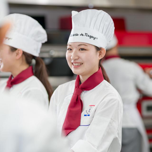 名古屋製菓専門学校 『苺たっぷりショート』名古屋製菓／洋菓子技術マスター科2