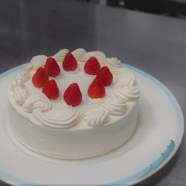 ＲＫＣ調理製菓専門学校 春休み見学会　ショートケーキづくりが体験できます！1