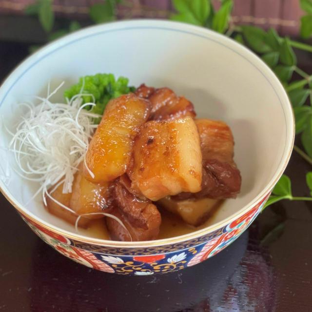 東海調理製菓専門学校 ☆★日本料理 豚バラ肉と大根のべっこう煮★☆1