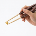 専門学校岡山ビジネスカレッジ 介護福祉学科｜自助具で豆つかみゲーム＆豆乳スイーツ体験
