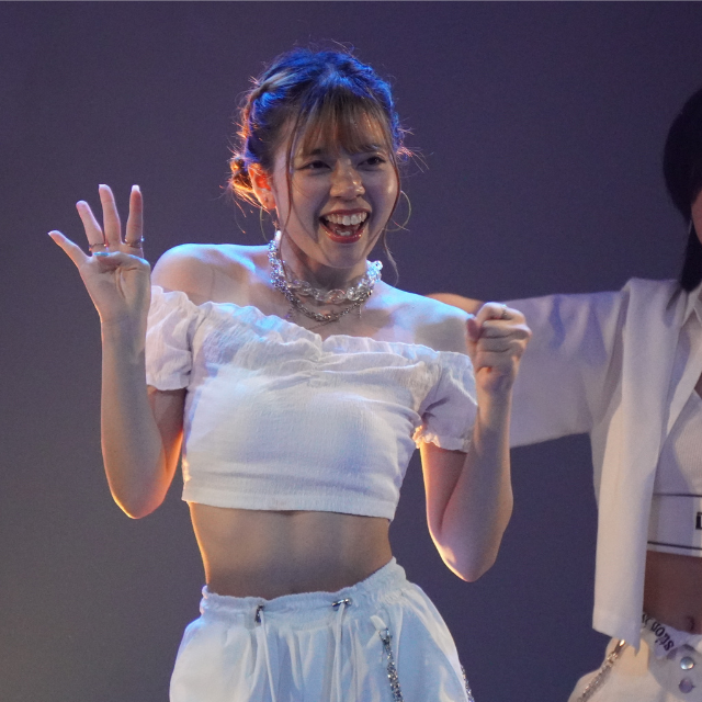 沖縄ラフ＆ピース専門学校 K-POPの曲でダンスにチャレンジ！1