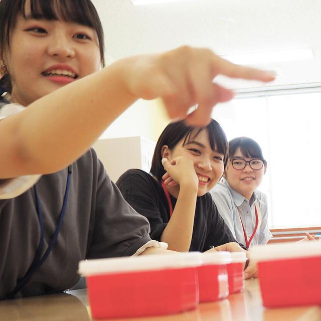 新潟こども医療専門学校 高１･２対象「保育・教育」体験★耳が頼りのビンゴゲーム！1