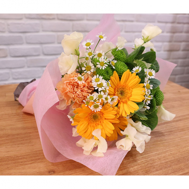 大阪ビジネスカレッジ専門学校 季節の花束アレンジメント1