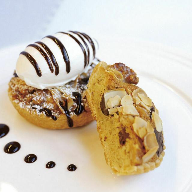 辻製菓専門学校 限定スペシャルメニュー♪ 「チョコとクルミのタルト」1