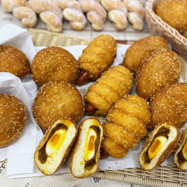 東日本製菓技術専門学校 【パン】揚げたてカレーパン1