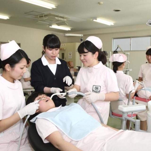 日本歯科学院専門学校 【夏季限定企画!】☆歯科衛生士学科☆職業体験フェア へ1