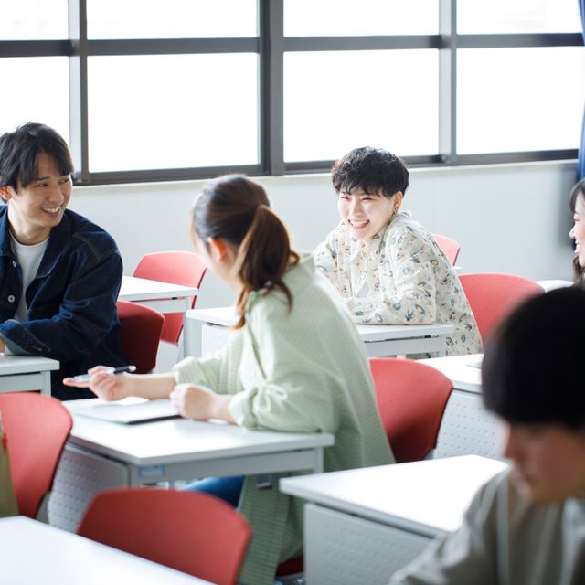 羽衣国際大学 経済・経営・英語・観光・スポーツ。社会へ羽ばたく力をつける！3