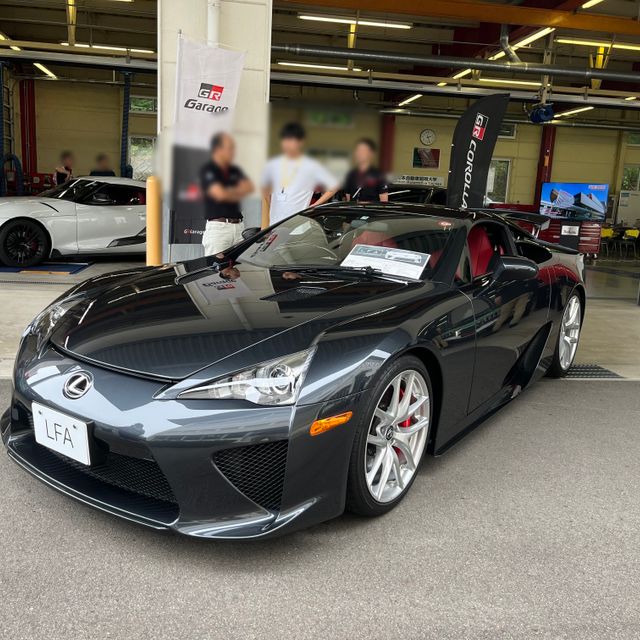 中日本自動車短期大学 あのLFAやマイバッハが来学！国産・輸入車デー！！1
