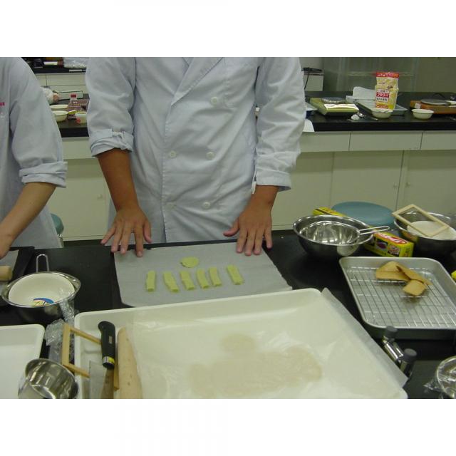 専門学校 東京テクニカルカレッジ 【バイオテクノロジー科】栄養機能食品を開発しよう!1