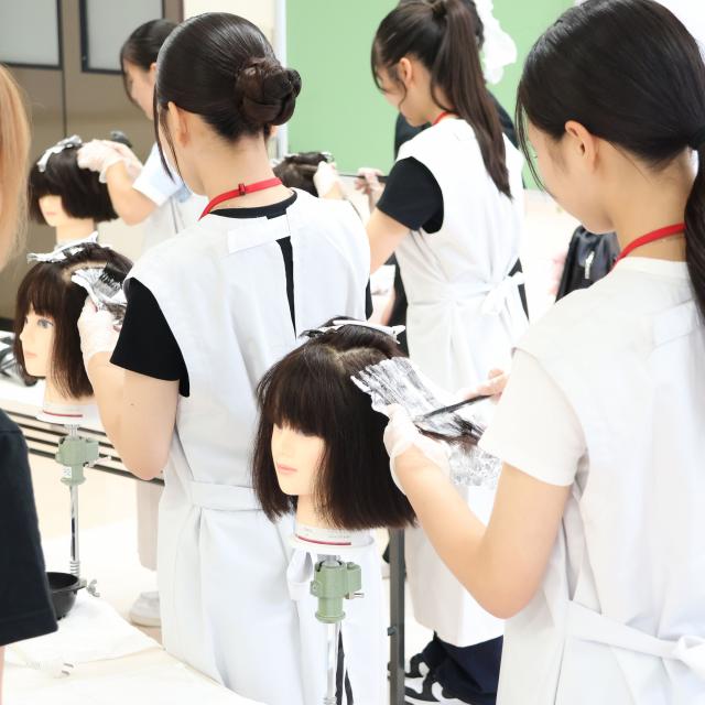愛媛県美容専門学校 ☆レザーカット体験orカラー体験☆3