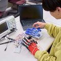 オリジナルロボットを作って動かしてみよう！【ロボット】／専門学校静岡電子情報カレッジ