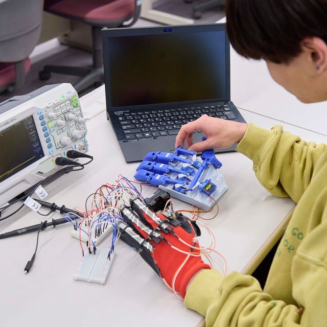 専門学校静岡電子情報カレッジ オリジナルロボットを作って動かしてみよう！【ロボット】1