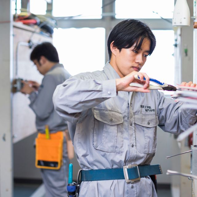 東京工学院専門学校 電気電子学科：違いを知ろう。電気の仕事、電子の仕事1