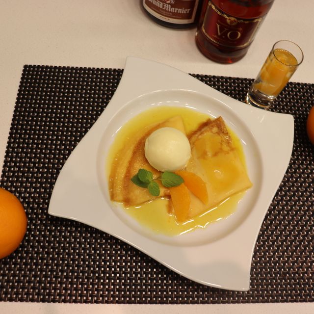 京都製菓製パン技術専門学校 【フランスの優雅なデザート】クレープシュゼット【カフェ】1